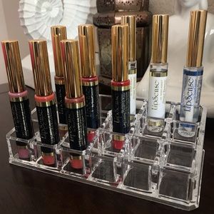 6 Lipsense colors, 2 removers and 1 gloss